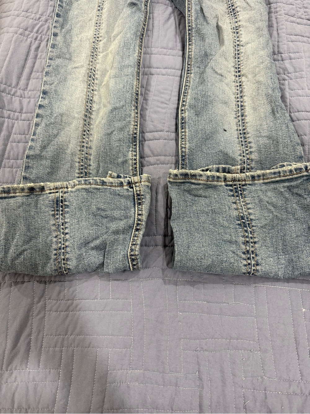 Levi’s Superlow Boot Light Wash Split-Hem Jeans - Picture 7 of 7